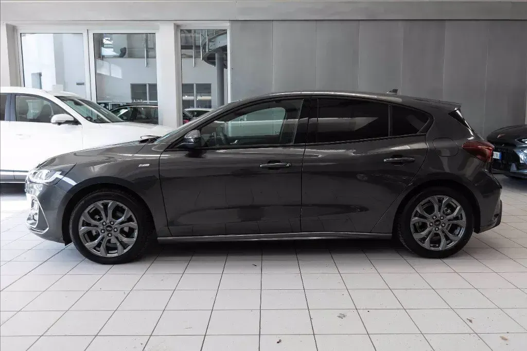 Usata Ford Focus ST-Line 125 CV (91 kW) 2023 Grigio Berlina