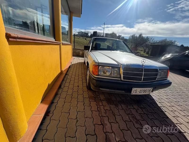 Usata Mercedes 190 105 CV (77 kW) 1992 Grigio Berlina