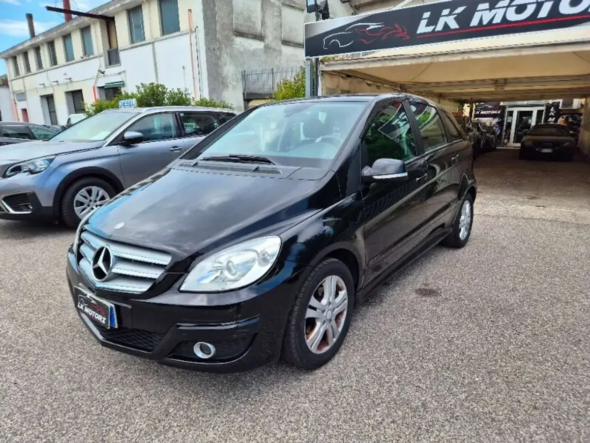 Usata Mercedes B180 Executive 109 CV (80 kW) 2010 Nero Monovolume