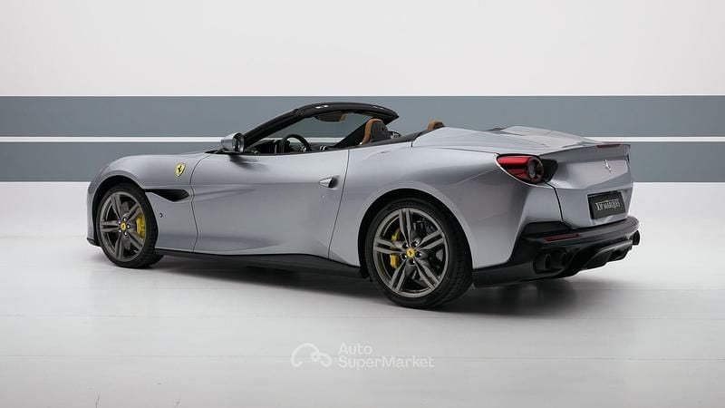Usata Ferrari Portofino 600 CV (441 kW) 2019 Grigio metallizzato Cabrio