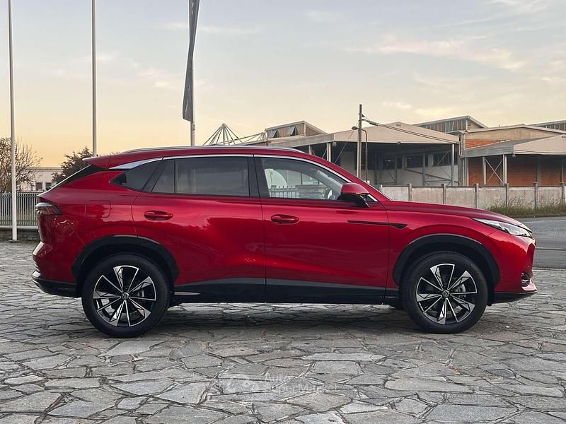 Nuova MG HS Luxury 162 CV (119 kW) 2025 Rosso SUV