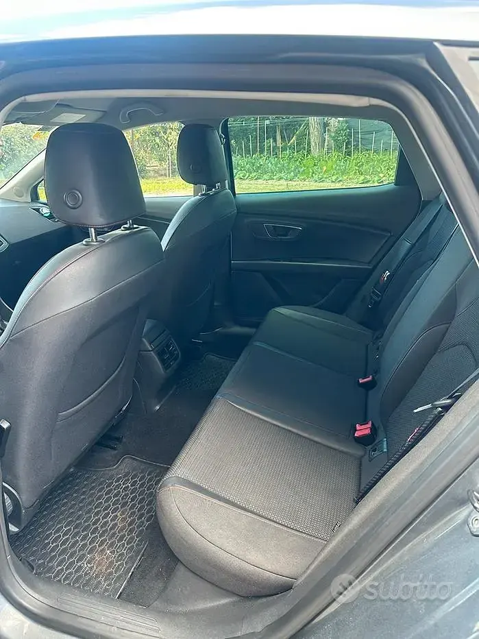 Usata Seat Leon FR 150 CV (110 kW) 2014 Grigio Berlina