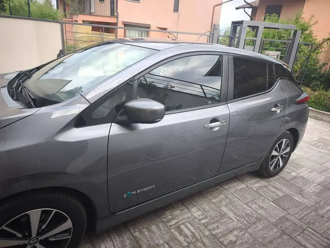 Usata Nissan Leaf N-Connecta 89 kW (122 CV) 2018 Grigio Utilitaria