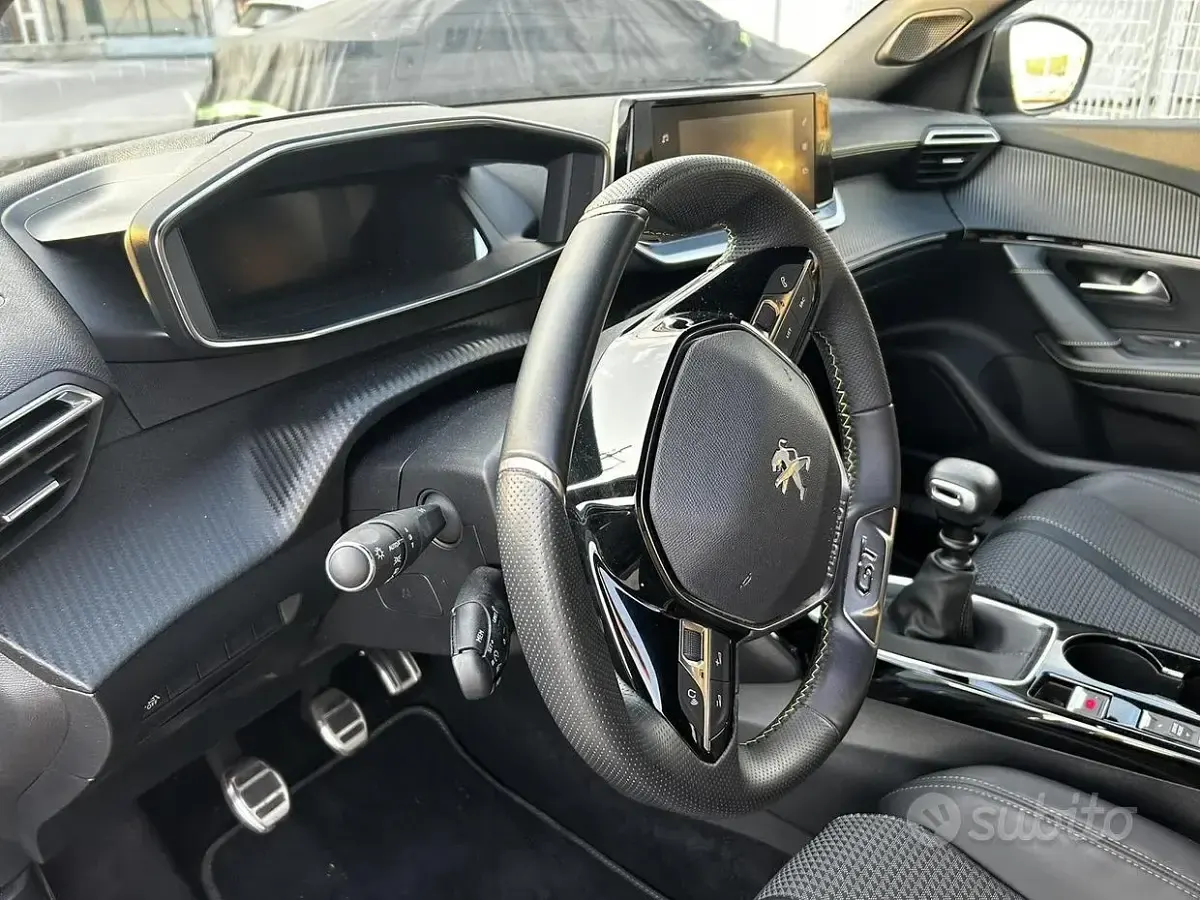 Usata Peugeot 2008 GT-line 131 CV (96 kW) 2024 Nero SUV
