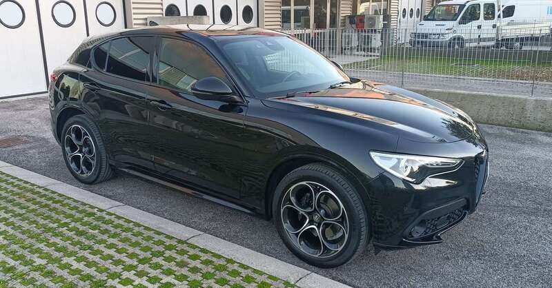 Usata Alfa Romeo Stelvio Veloce 209 CV (153 kW) 2021 Nero SUV