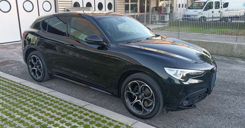 Nero Usata 2021 Alfa Romeo Stelvio Veloce SUV | 25.500 € (Ottimo prezzo) - Immagine 1/4