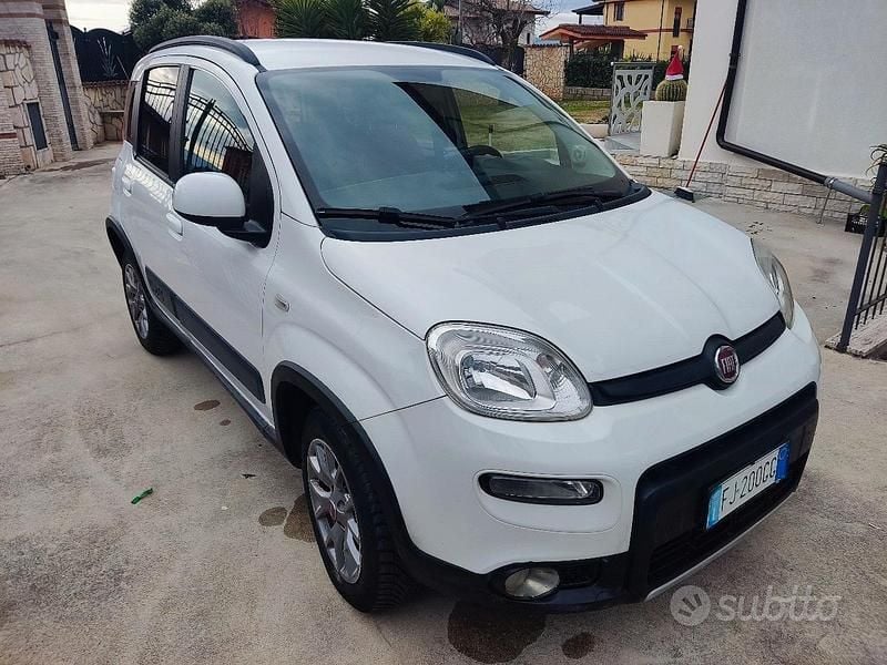 Bianco Usata 2017 Fiat Panda 4x4 S Due volumi | 13.000 € (Cara) - Immagine 1/4