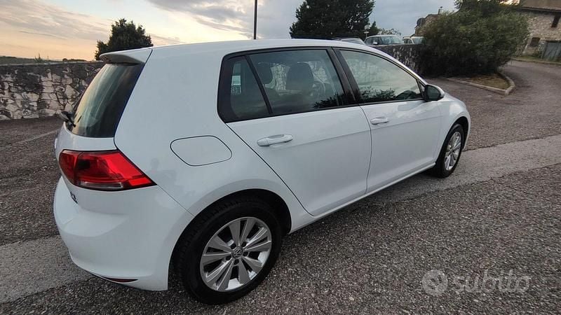 Bianco Usata 2013 VW Golf Comfortline Berlina | 4900 € (Super prezzo) - Immagine 1/4