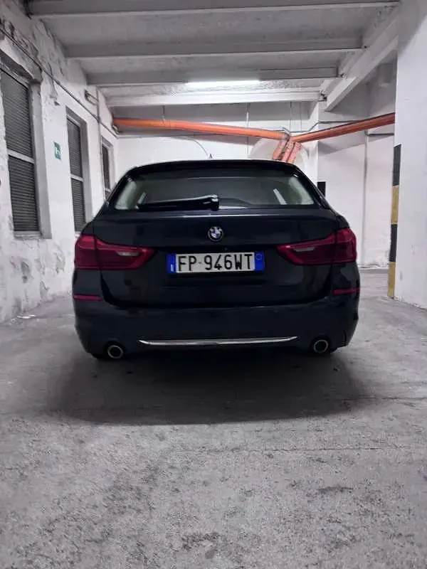 Usata BMW 520 Luxury Line 190 CV (139 kW) 2018 Grigio Station wagon