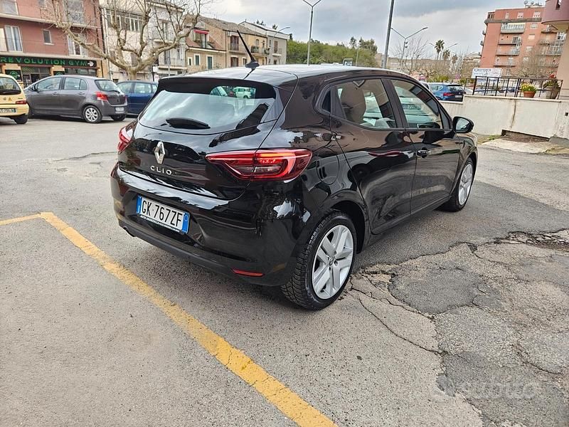 Usata Renault Clio V 100 CV (73 kW) 2022 Nero Berlina