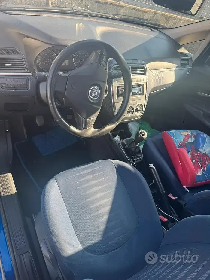 Usata Fiat Punto 75 CV (55 kW) 2009 Blu Utilitaria