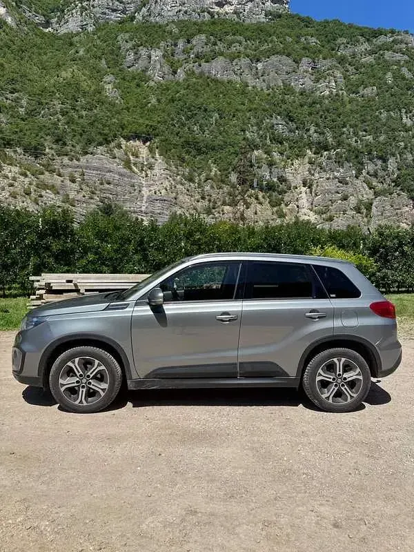 Usata Suzuki Vitara 120 CV (88 kW) 2018 Grigio SUV