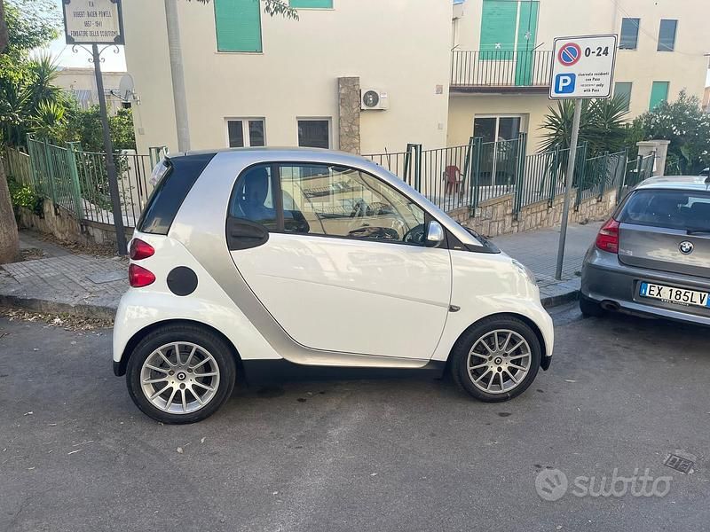 Usata Smart ForTwo Coupé 61 CV (44 kW) 2010 Bianco Coupé