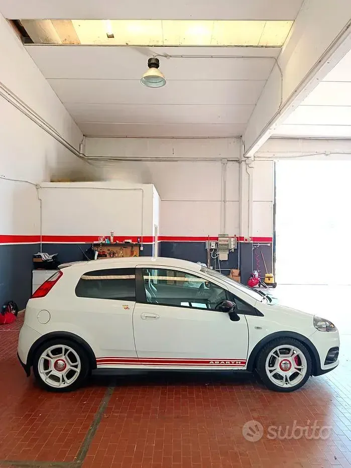 Usata Abarth Grande Punto 155 CV (114 kW) 2008 Bianco Utilitaria