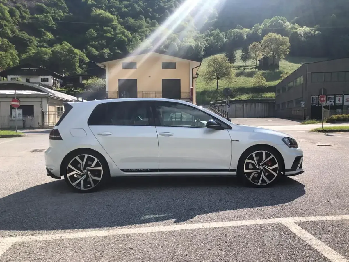 Usata VW Golf VII GTI Clubsport 265 CV (194 kW) 2017 Bianco Utilitaria