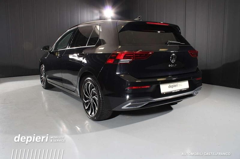 Usata VW Golf VIII Style 131 CV (96 kW) 2023 Nero Utilitaria