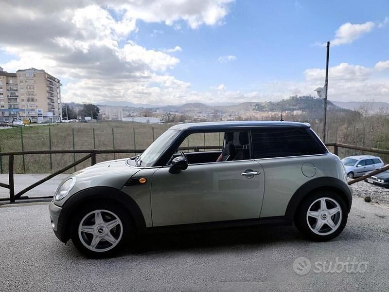 Usata Mini Cooper D Pepper 109 CV (80 kW) 2007 Grigio Utilitaria