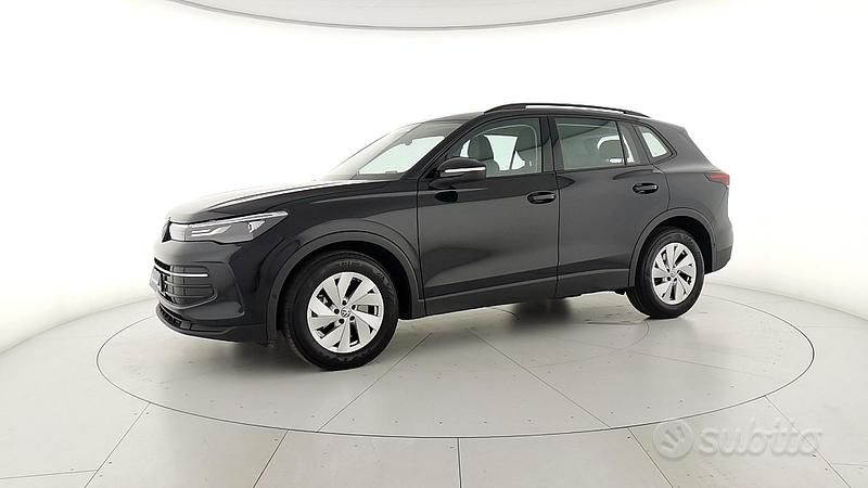 Usata VW Tiguan Life 150 CV (110 kW) 2024 Deep black perlato SUV