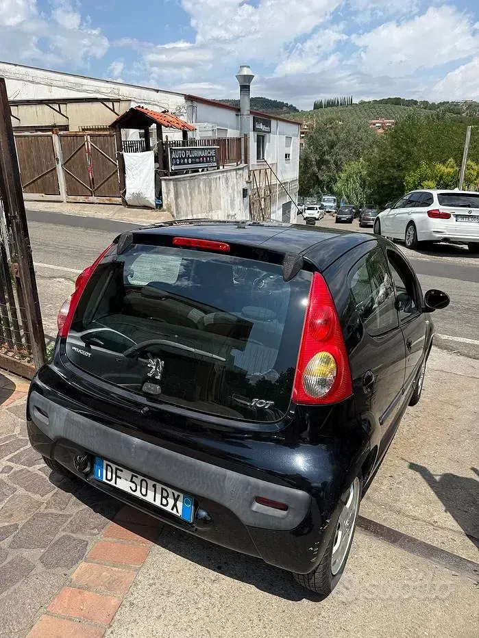 Usata Peugeot 107 54 CV (39 kW) 2007 Nero Utilitaria