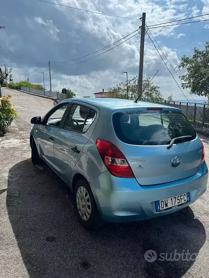 Usata Hyundai i20 78 CV (57 kW) 2009 Blu Utilitaria