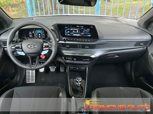 Bianco pastello Usata 2024 Hyundai i20 N Performance Tre volumi | 35.450 € (Molto cara) - Immagine 1/4