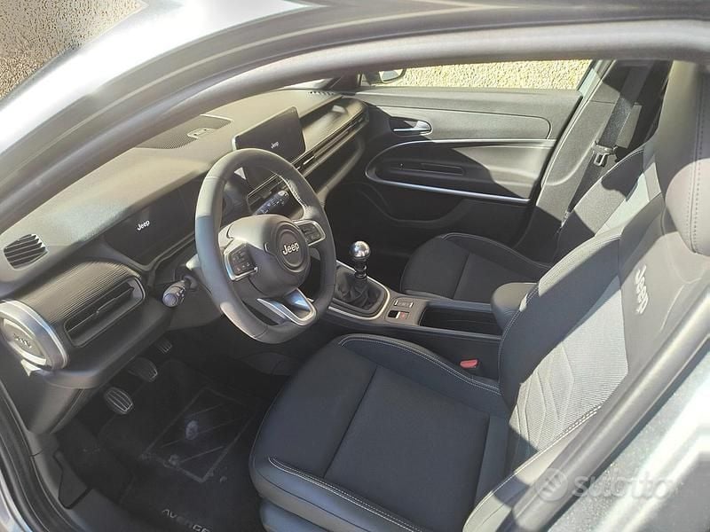 Usata Jeep Avenger Altitude 100 CV (73 kW) 2023 Grigio SUV
