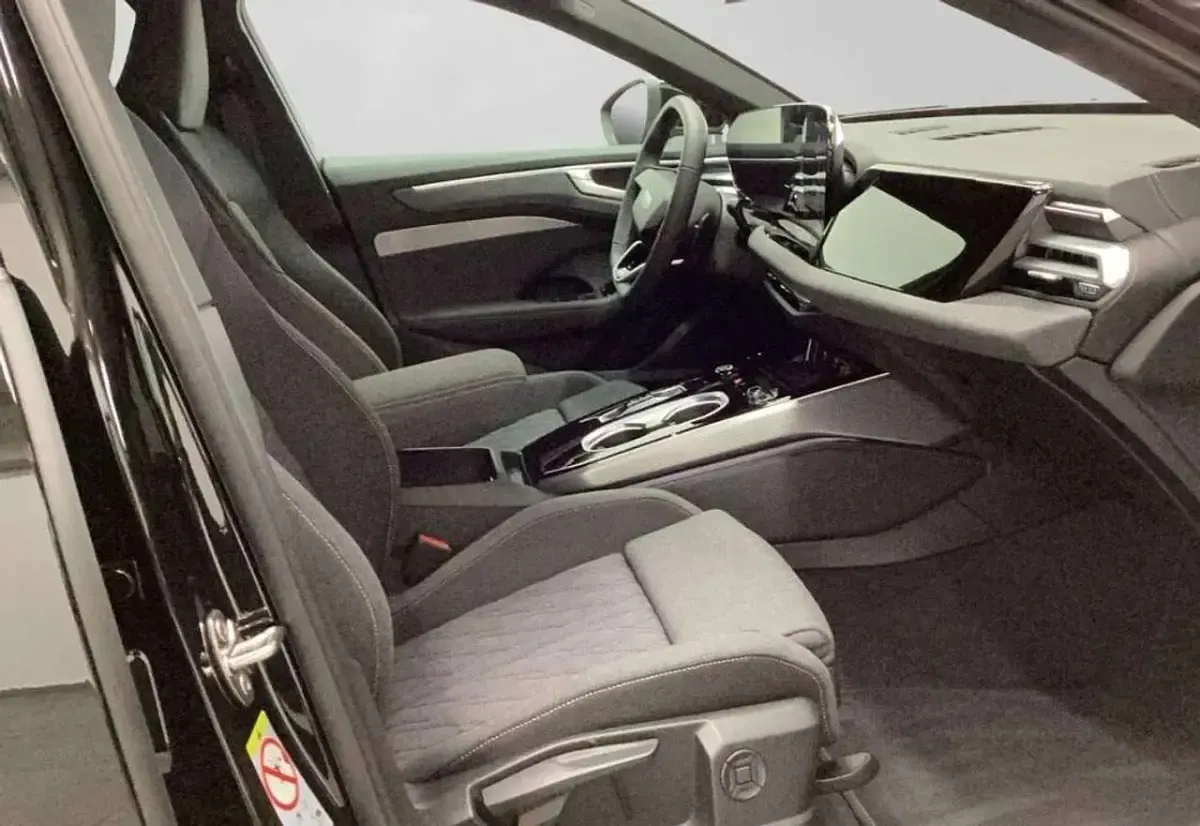 Nuova Audi A6 S-Line 204 CV (150 kW) 2025 Nero mito metallizzato Station wagon