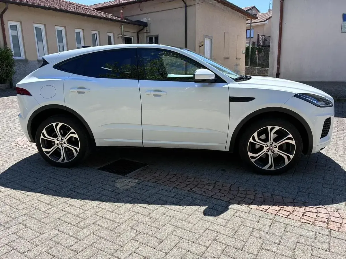 Usata Jaguar E-Pace 200 CV (147 kW) 2019 Bianco SUV