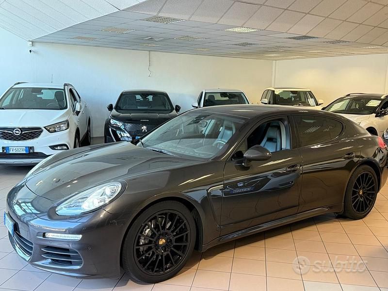 Usata Porsche Panamera 300 CV (220 kW) 2015 Grigio Utilitaria