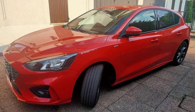 Rosso Usata 2019 Ford Focus ST-Line Tre volumi | 14.900 € (Buon prezzo) - Immagine 1/4