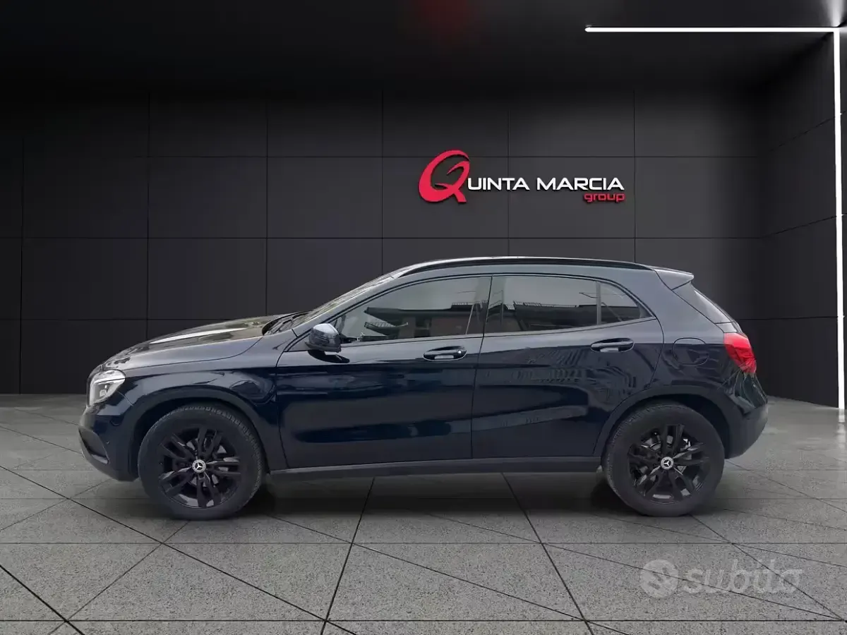 Usata Mercedes GLA200 136 CV (100 kW) 2016 Blu SUV