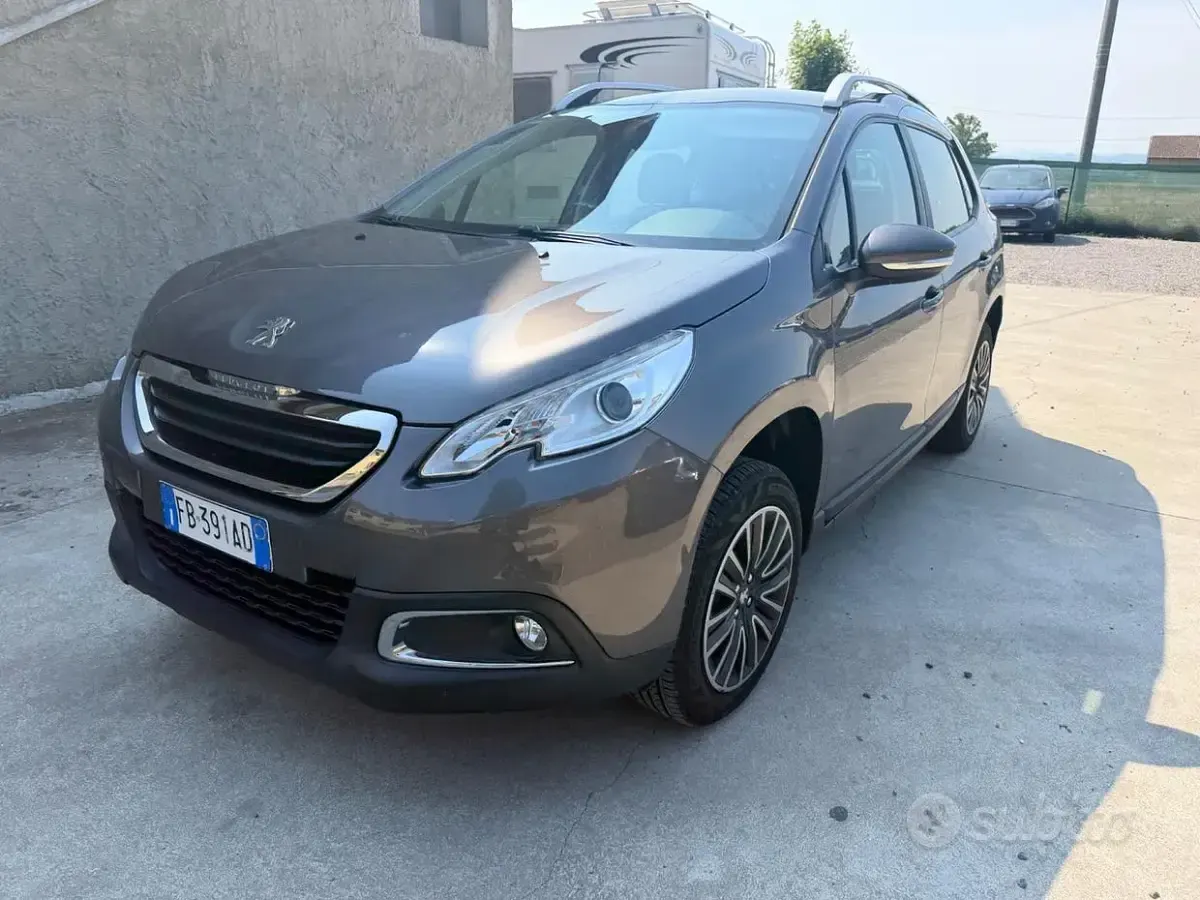 Usata Peugeot 2008 Active 82 CV (60 kW) 2015 Grigio SUV