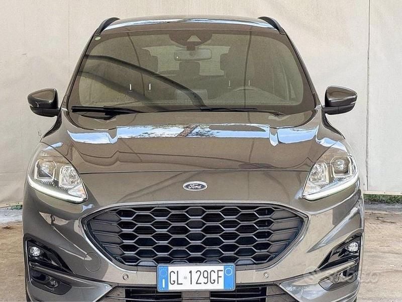 Usata Ford Kuga ST-Line 120 CV (88 kW) 2022 Grigio SUV