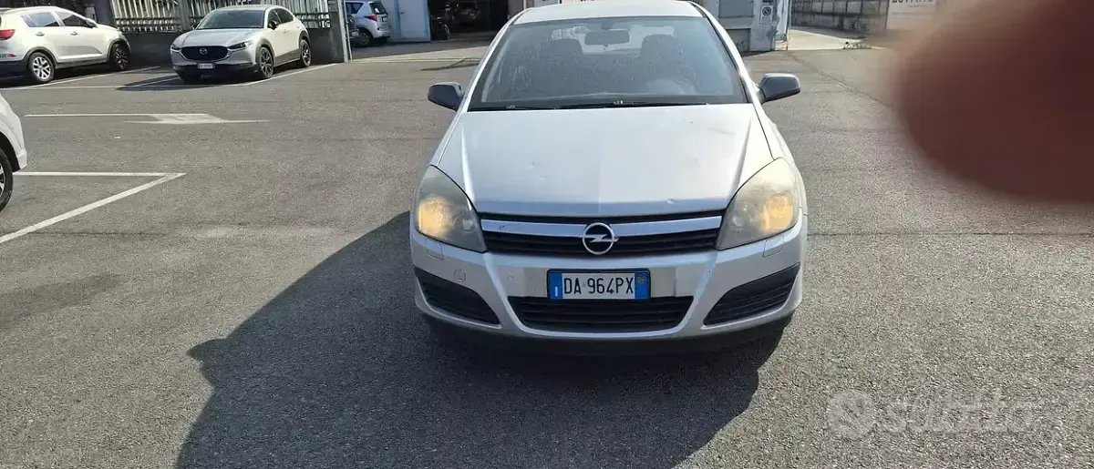 Usata Opel Astra 90 CV (66 kW) 2006 Giallo Berlina