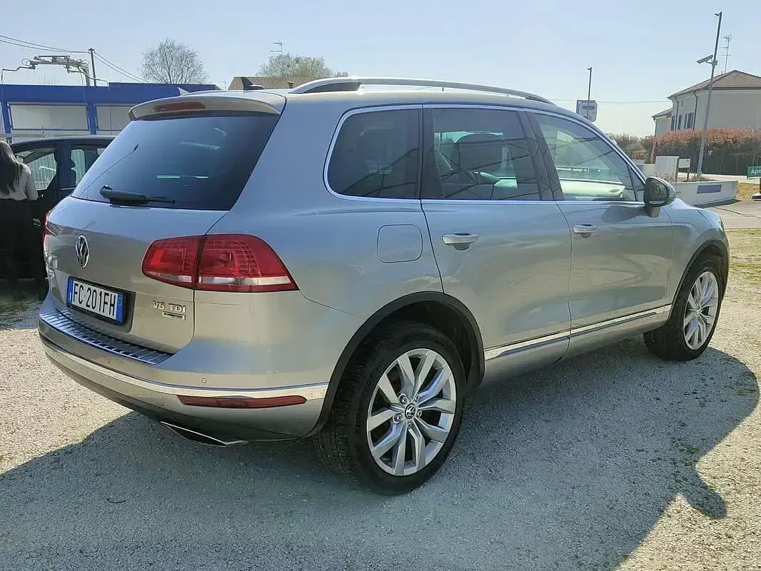 Usata VW Touareg Executive 204 CV (150 kW) 2015 Argento SUV