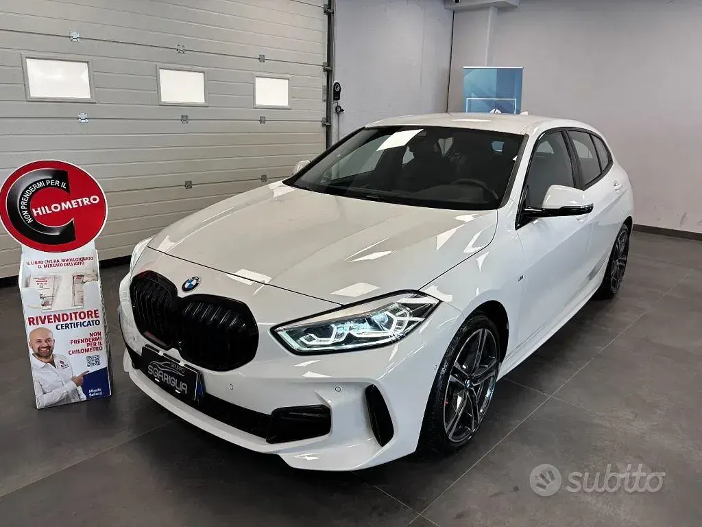 Usata BMW 116 M Sport 116 CV (85 kW) 2021 Bianco Utilitaria