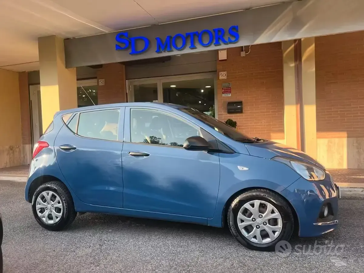 Usata Hyundai i10 Comfort 67 CV (49 kW) 2015 Blu/azzurro Utilitaria