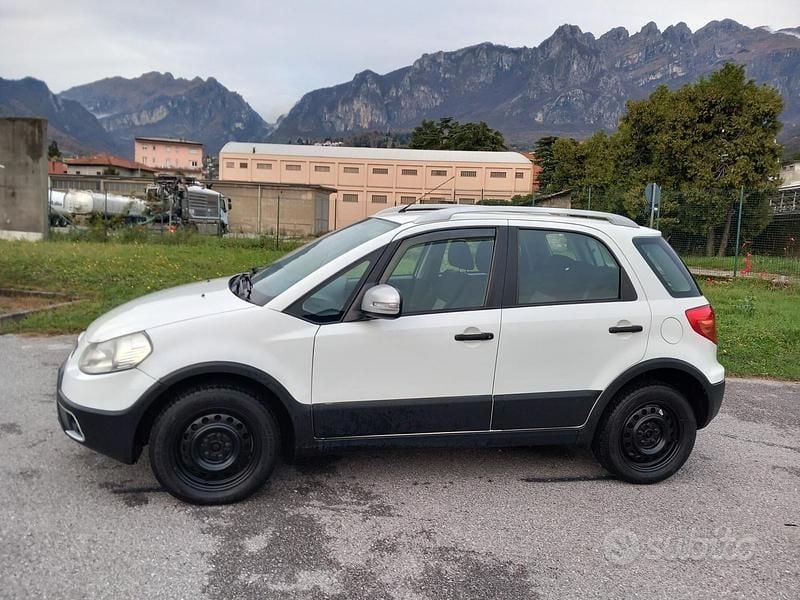 Usata Fiat Sedici Emotion 120 CV (88 kW) 2014 Bianco SUV