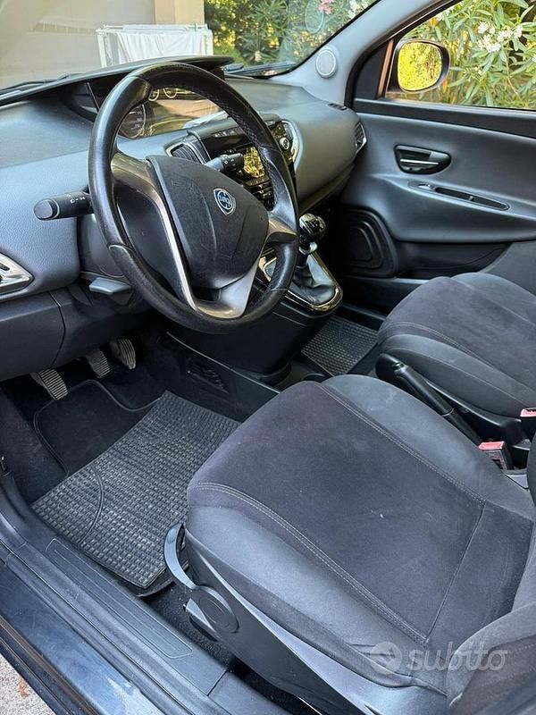 Usata Lancia Ypsilon 2012 Utilitaria
