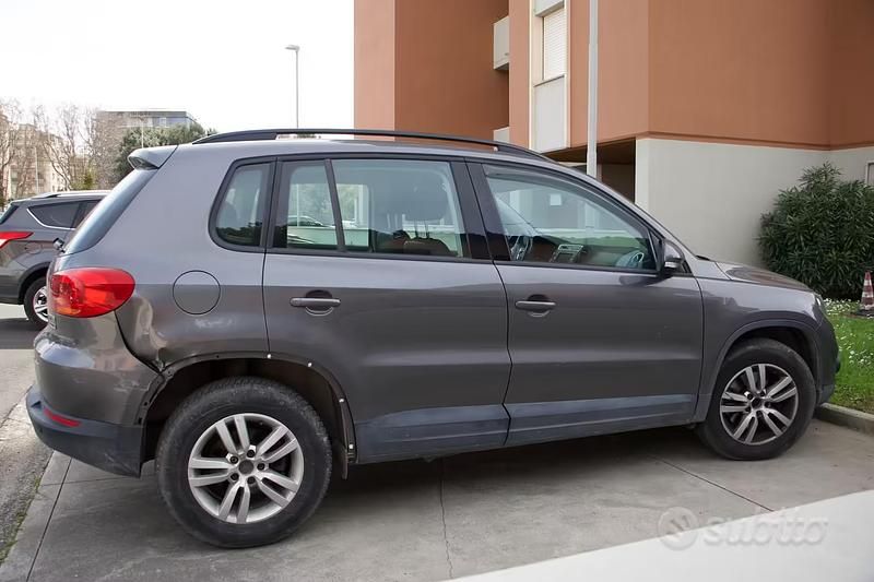 Usata VW Tiguan 110 CV (80 kW) 2016 Grigio SUV