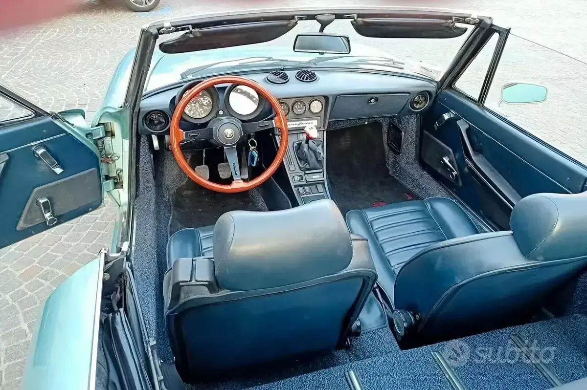 Usata Alfa Romeo Spider 105 CV (77 kW) 1984 Blu/azzurro Cabrio