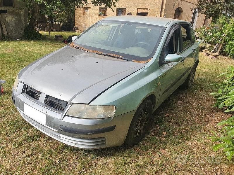 Usata Fiat Stilo 80 CV (58 kW) 2002 Grigio Berlina