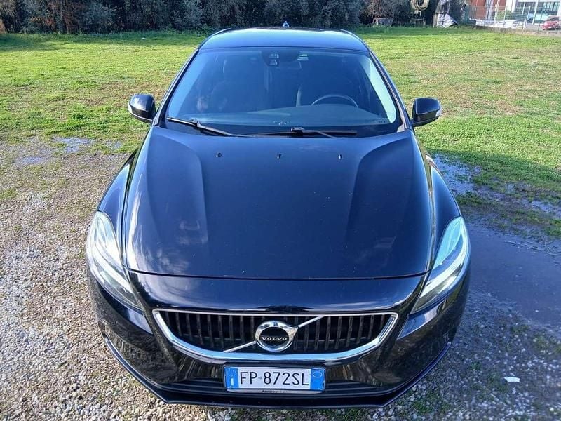 Usata Volvo V40 R-Design 120 CV (88 kW) 2018 Nero Berlina