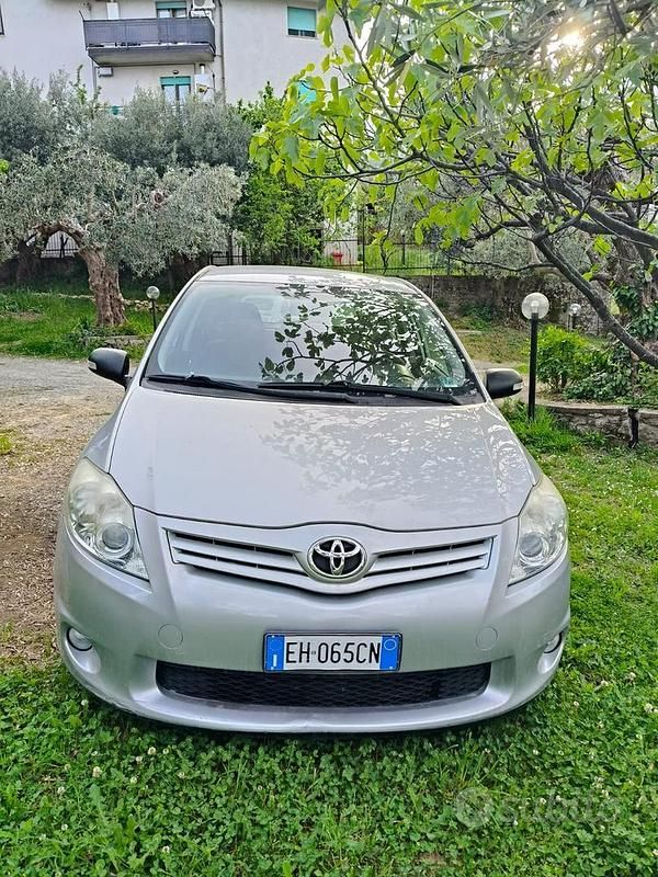 Usata Toyota Auris 99 CV (72 kW) 2021 Utilitaria