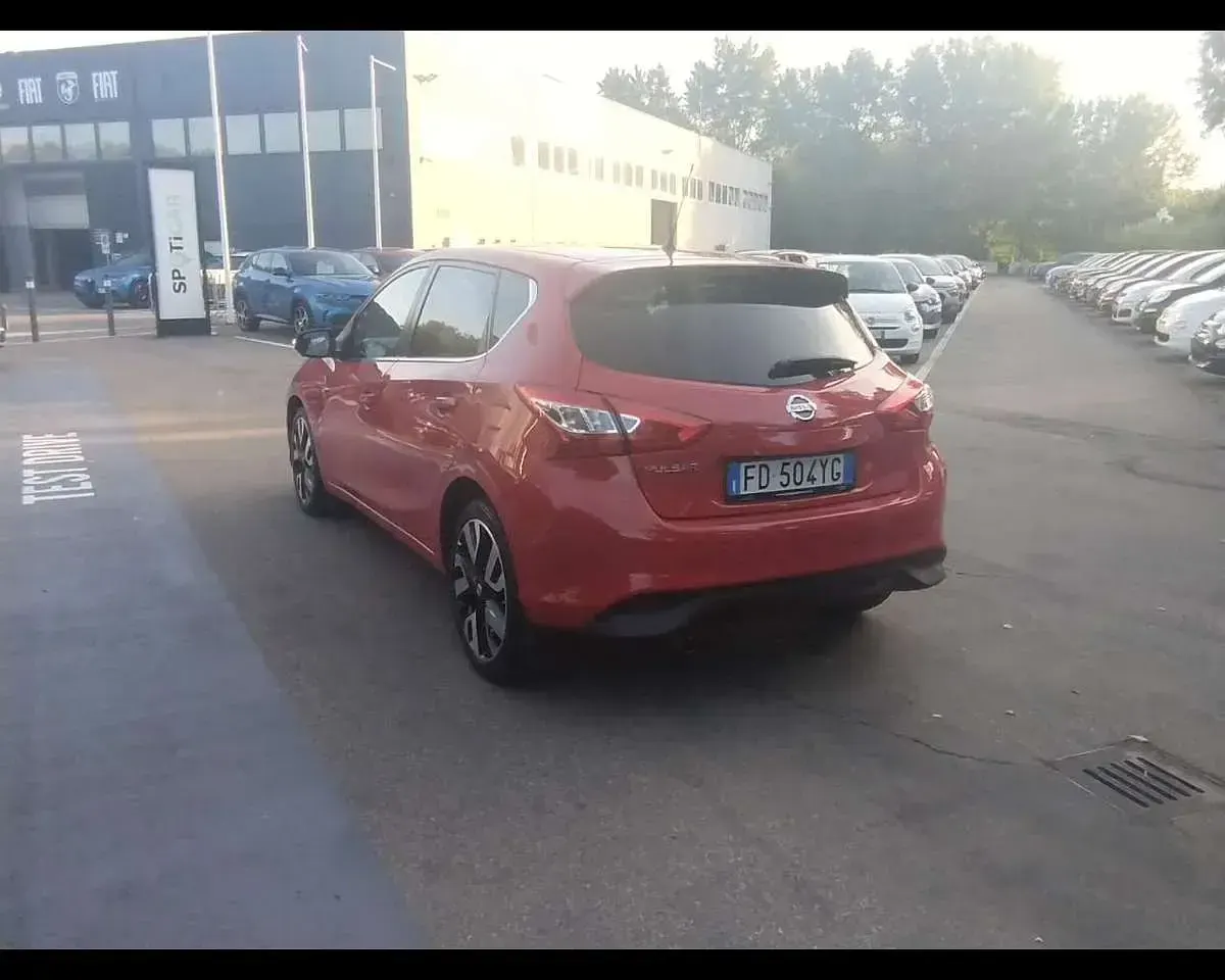 Usata Nissan Pulsar Tekna 190 CV (139 kW) 2016 Rosso Utilitaria