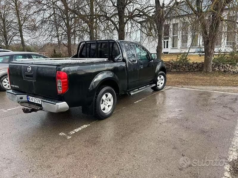 Usata Nissan Navara XE 171 CV (125 kW) 2006 Grigio Pick-up