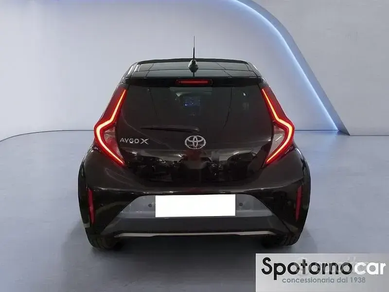Usata Toyota Aygo X Lounge 72 CV (52 kW) 2025 Blu/azzurro SUV