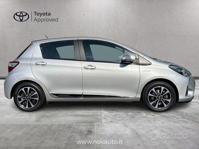 Usata Toyota Yaris Hybrid Active 2018 Grigio Berlina