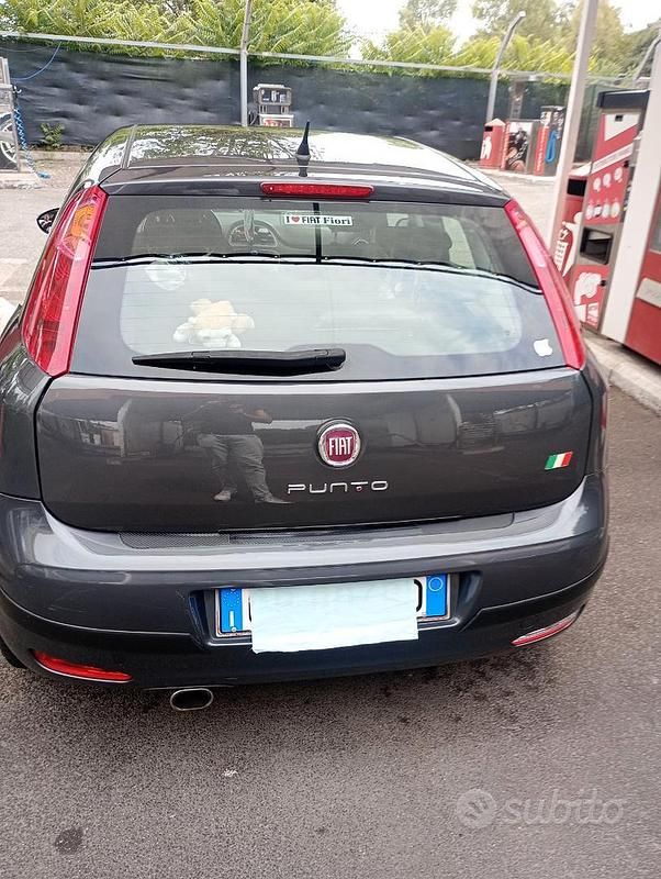 Usata Fiat Punto 77 CV (56 kW) 2017 Grigio Utilitaria