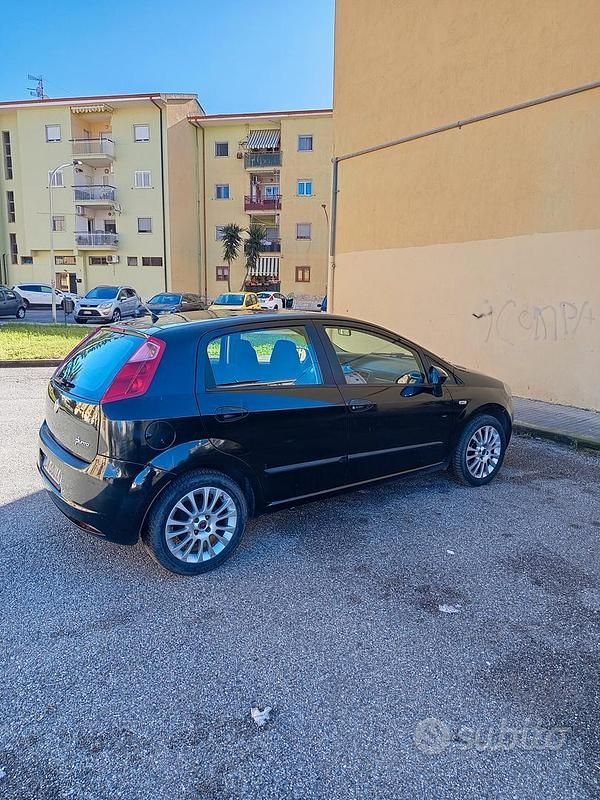 Usata Fiat Grande Punto Dynamic 90 CV (66 kW) 2009 Nero Utilitaria